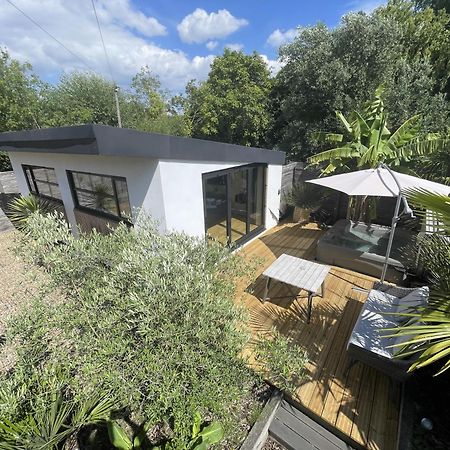 River Guest House With Jacuzzi Fire And Boat Hire Staines-upon-Thames Dış mekan fotoğraf