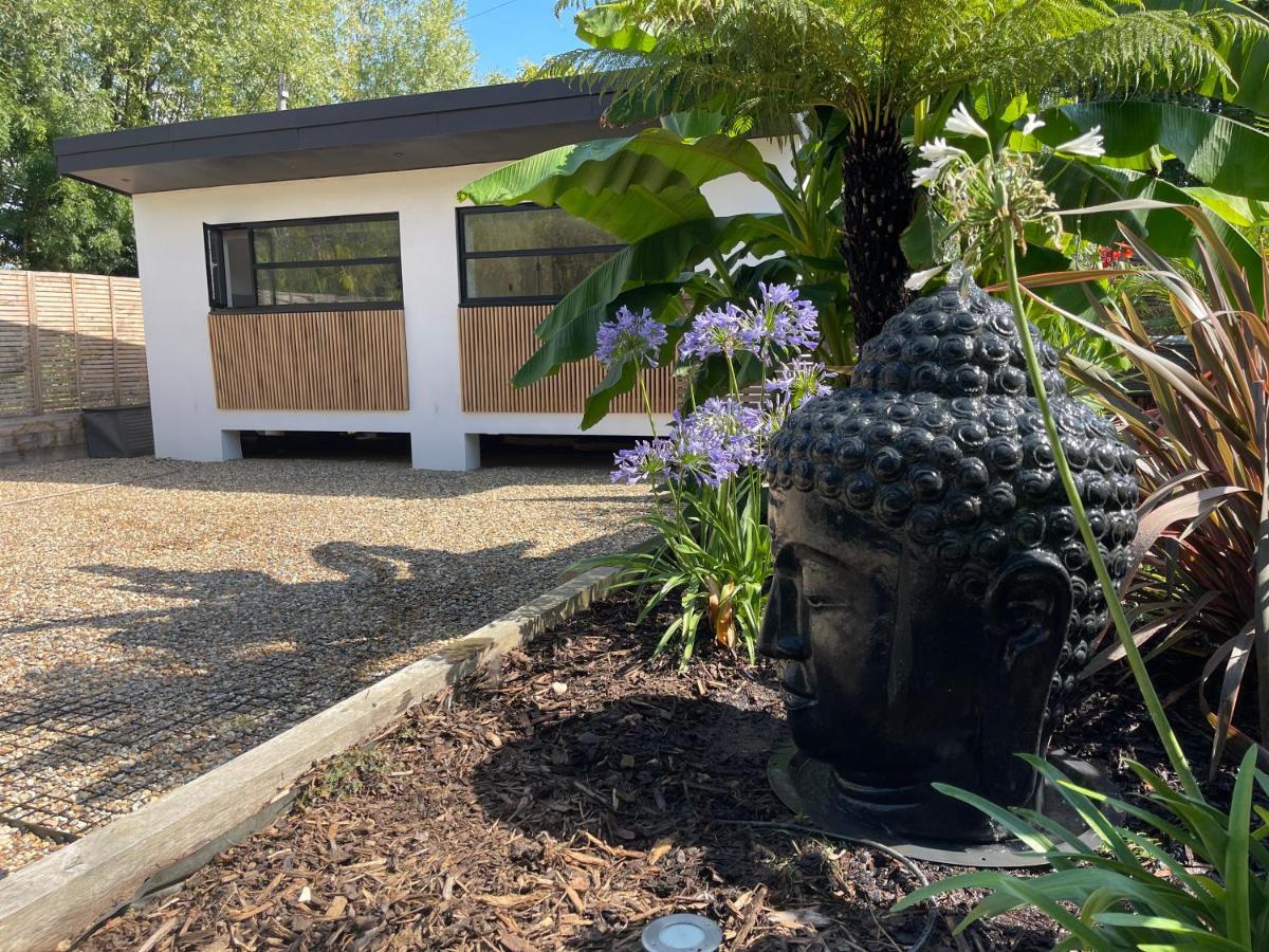 River Guest House With Jacuzzi Fire And Boat Hire Staines-upon-Thames Dış mekan fotoğraf